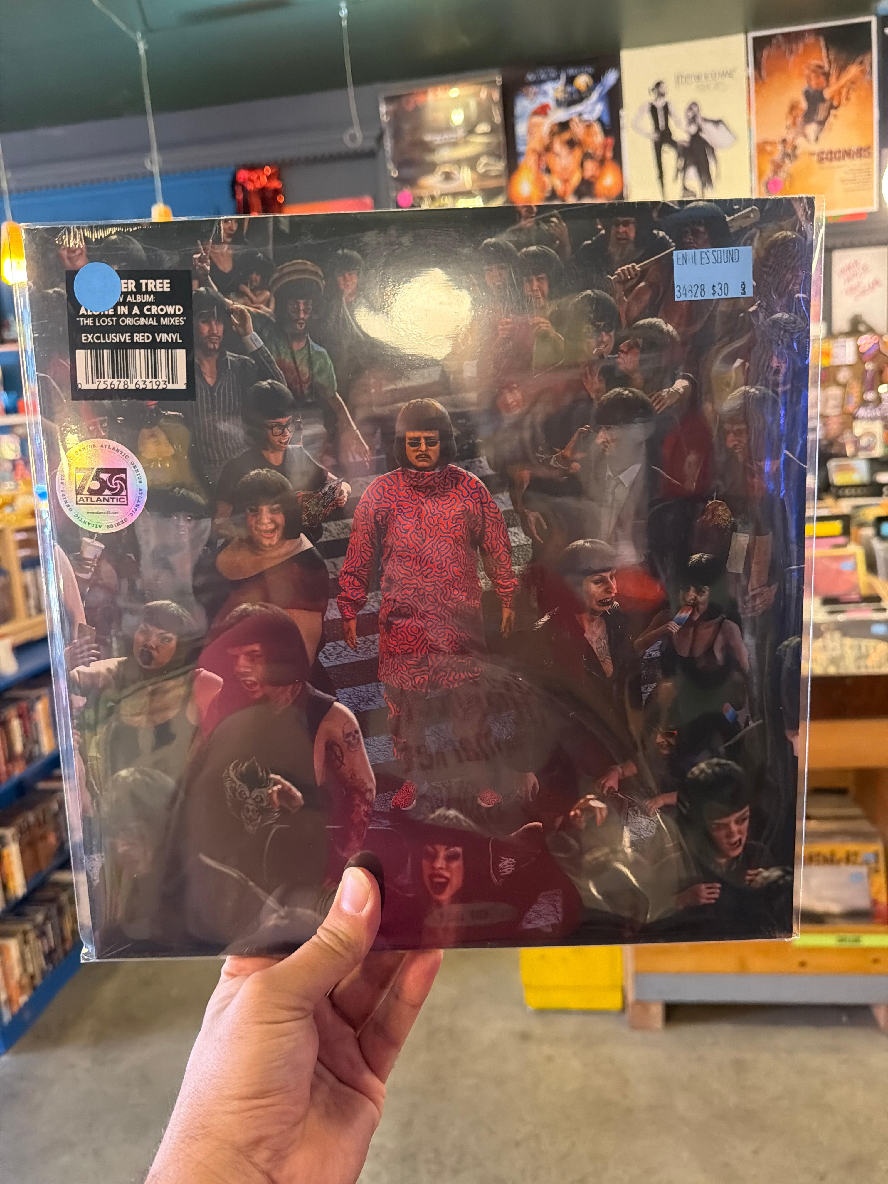Oliver Tree- Alone In A Crowd